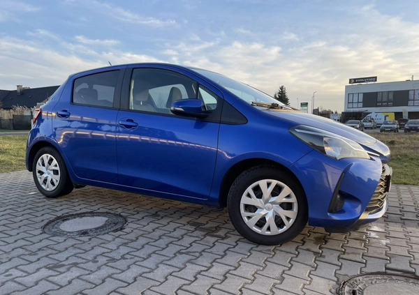 Toyota Yaris cena 40900 przebieg: 116551, rok produkcji 2017 z Swarzędz małe 407